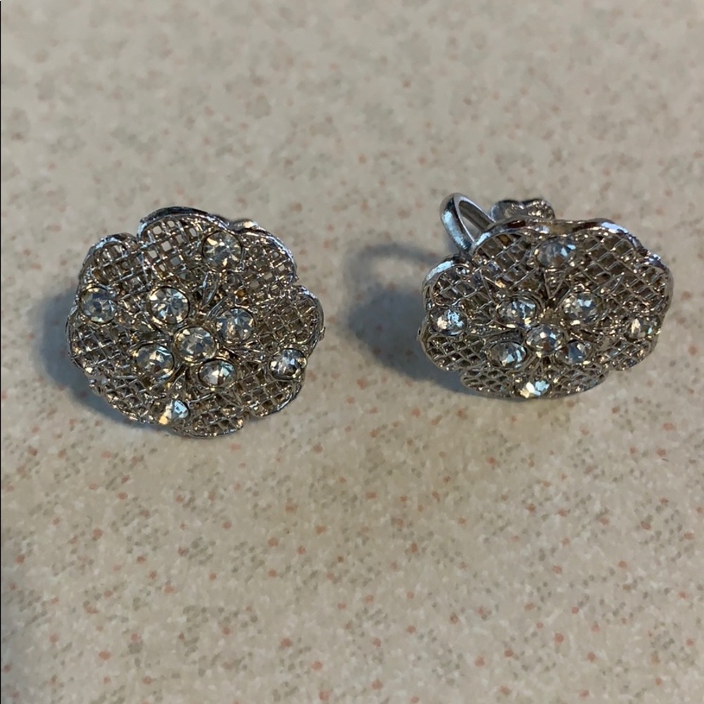 Vintage Silver tone mesh rhinestone screw back earrings (158)